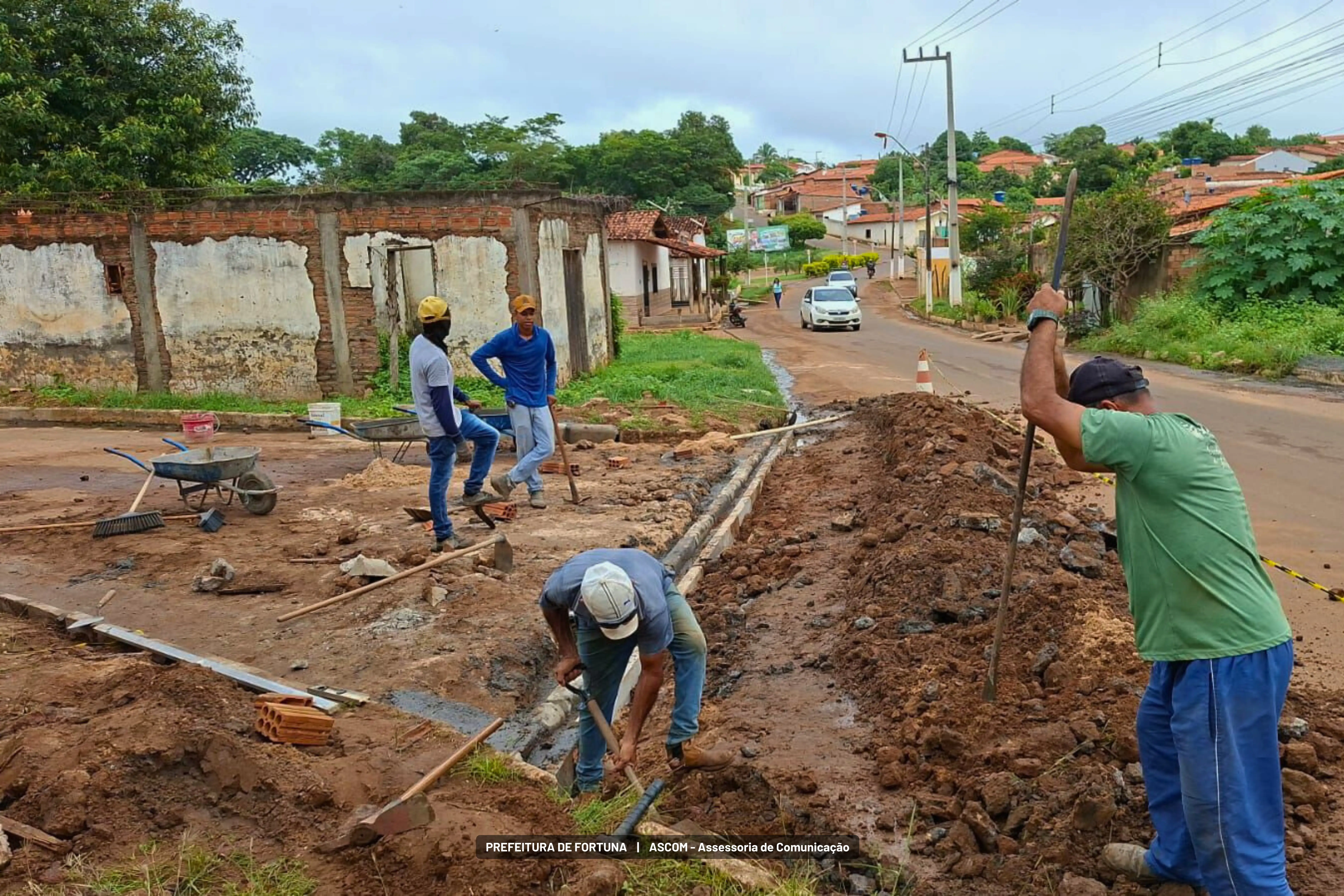 Foto 2 – Prefeitura realiza recuperação de passagem de água na Rua Santo Antônio